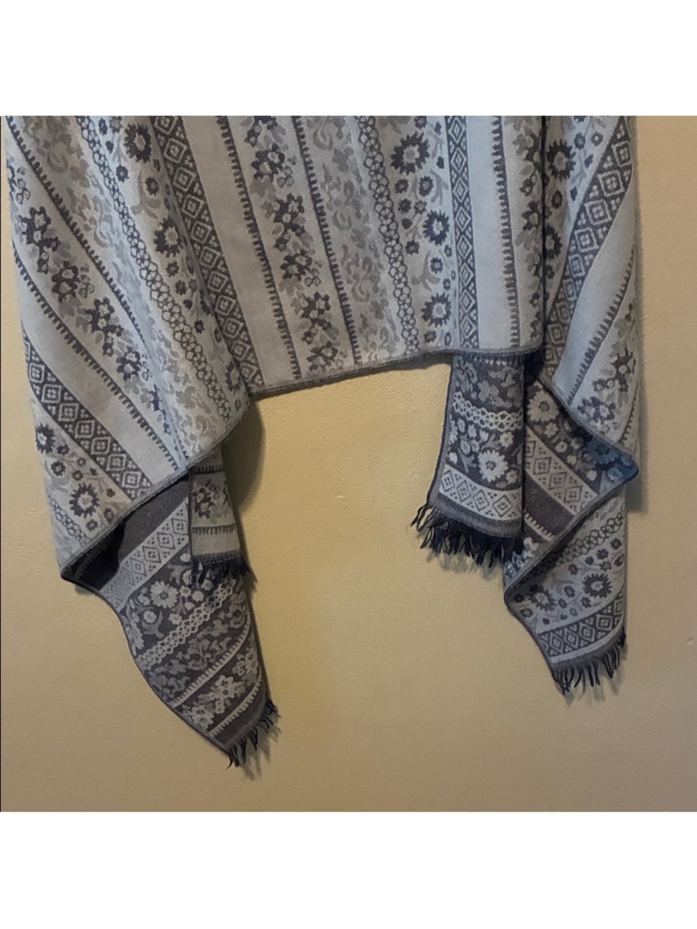 Two Toned Bohemian Blue Floral Patterned Hooded Shawl Wrap Hooded One Size - Picture 8 of 9